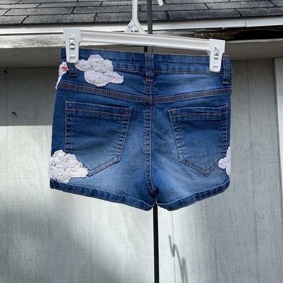 Shorts - Picture 3 of 3